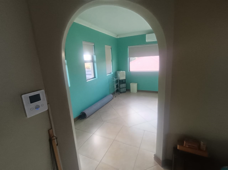 4 Bedroom Property for Sale in Roylglen Gardens Northern Cape